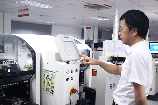 宝安日报报道：leyu.乐鱼公司顾伟 三十载初心不改 深耕LED显示屏研发