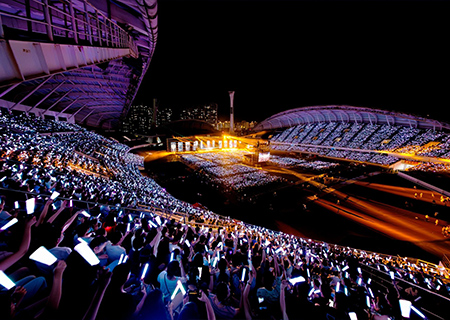 leyu.乐鱼LED透明屏助力张韶涵泉州演唱会震撼开唱