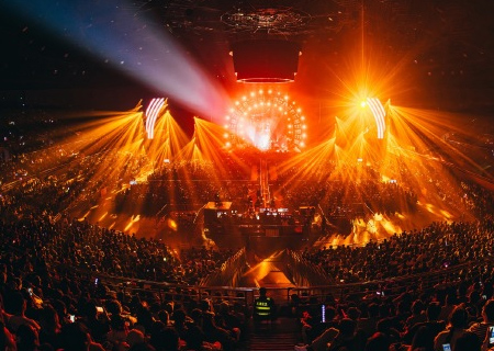 leyu.乐鱼LED显示屏闪耀痛仰乐队天津演唱会